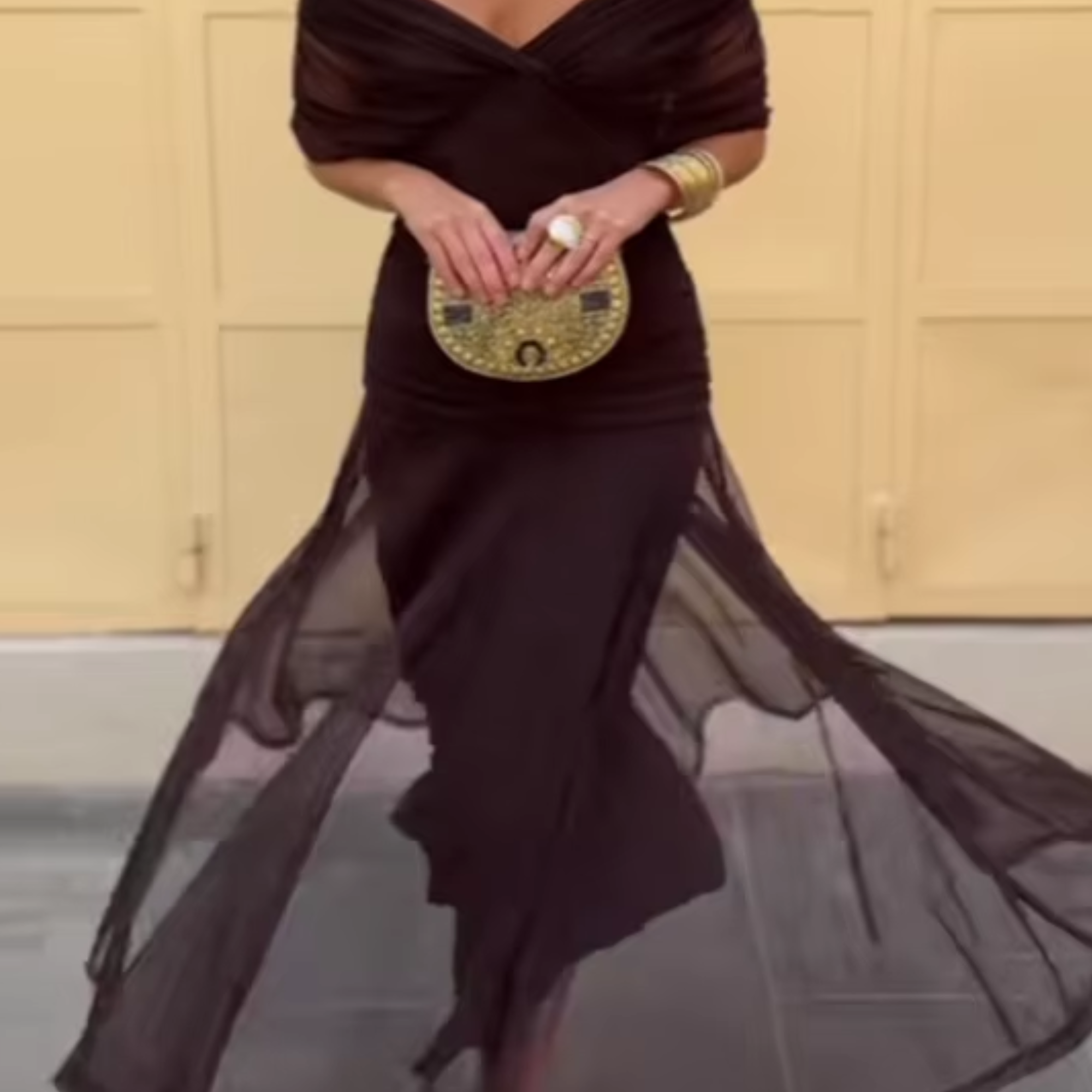 Louise | Elegancka Sukienka Maxi na Przyjęcie z Dekoltem w Serek