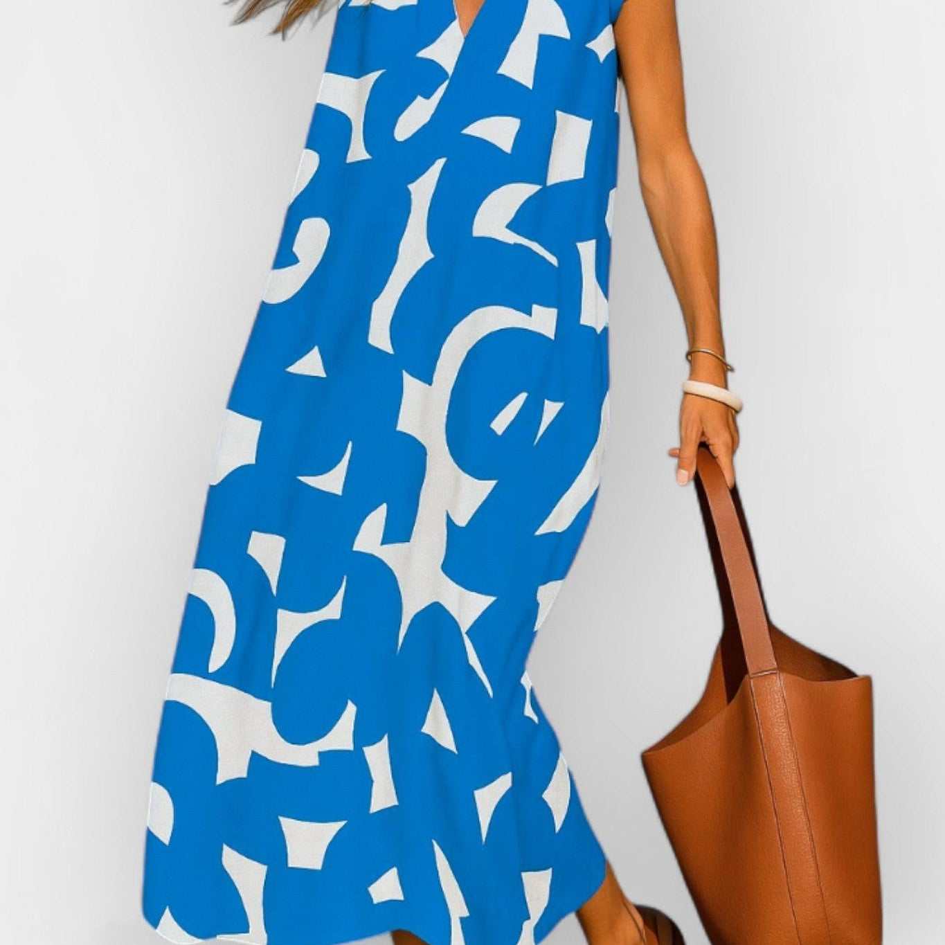 Camilla | Sukienka z dekoltem w serek